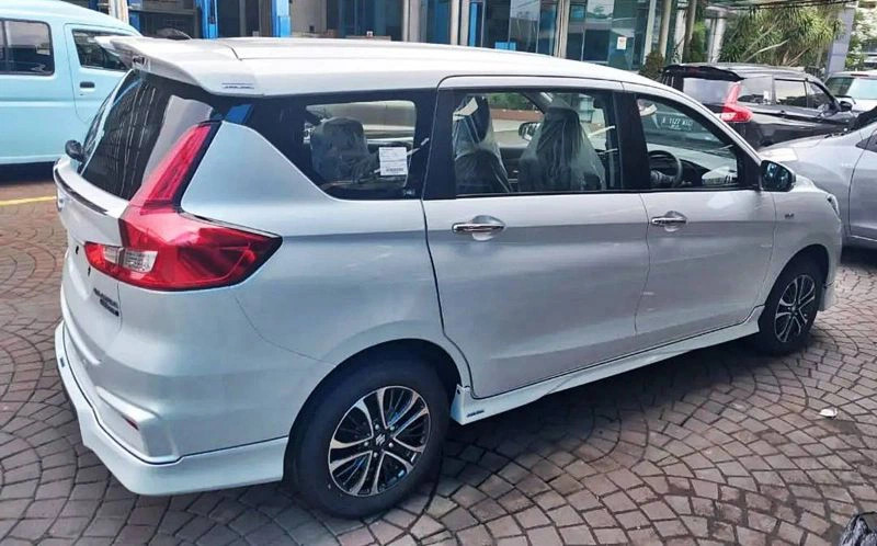 Ertiga Hybrid.4jpg
